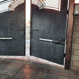 Автоматические распашные ворота